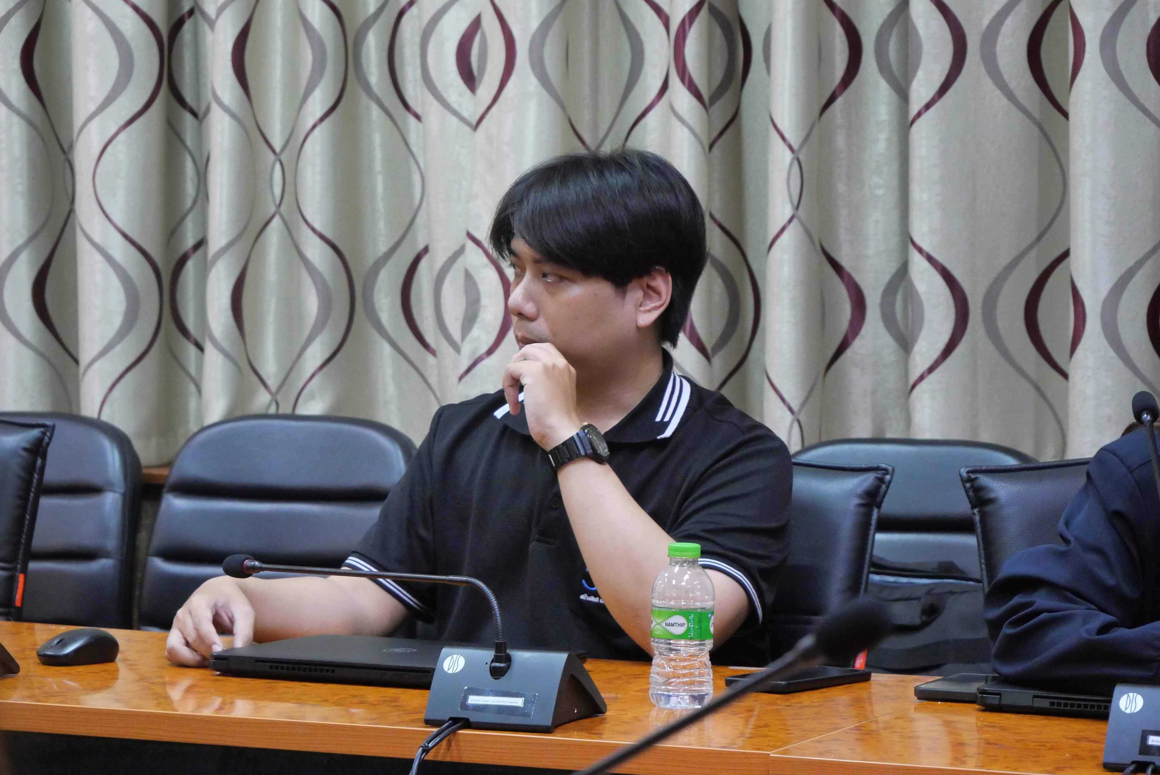 title - รองเลขาธิการ ส.ป.ก. ประชุมติดตามความก้าวหน้าการส่งเอกสารเบิกจ่ายผ่านระบบสารบรรณอิเล็กทรอนิกส์ (e-Office) ของสำนักบริหารกลาง 